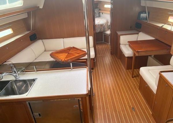 Catalina 425 image