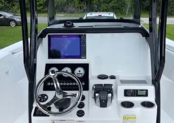 Sea-pro 259-CENTER-CONSOLE image