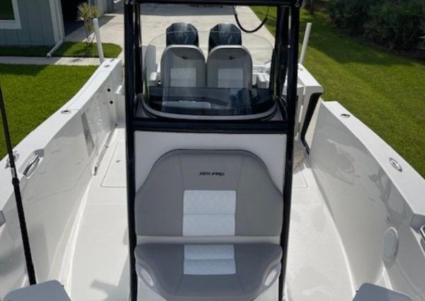 Sea-pro 259-CENTER-CONSOLE image