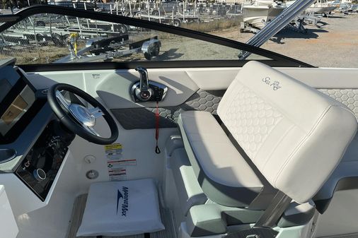 Sea Ray SDX 250 Outboard image