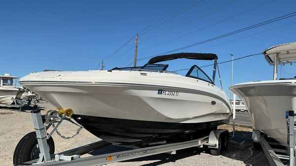 Sea Ray SDX 250 Outboard 