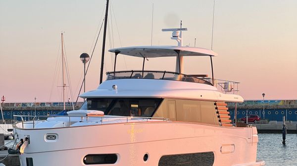 Azimut Magellano 66