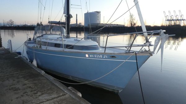Pearson 323