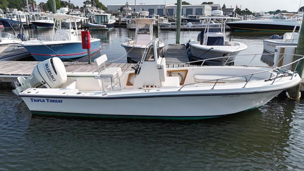 Mako 231 Center Console 