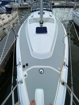 Hunter 33 image