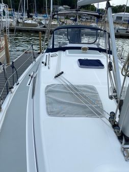 Hunter 33 image