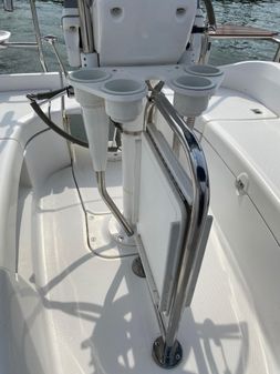 Hunter 33 image