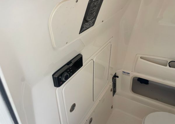 Boston Whaler 320 Outrage image