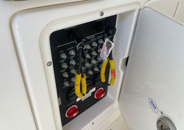 Boston Whaler 320 Outrage image