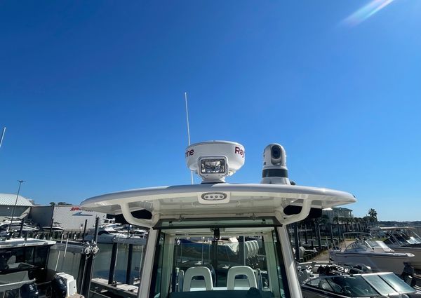 Boston Whaler 320 Outrage image