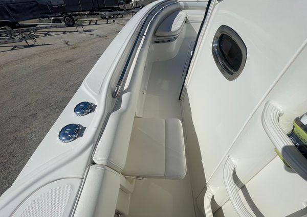 Boston Whaler 320 Outrage image
