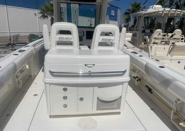 Boston Whaler 320 Outrage image