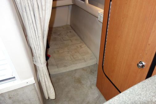 Crownline 270 CR image