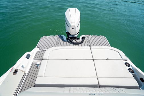 Sea Ray 270 SDX Outboard image