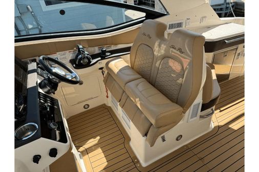 Sea Ray 320 Sundancer image