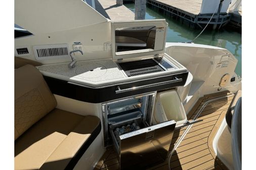 Sea Ray 320 Sundancer image