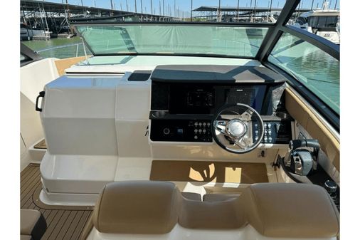 Sea Ray 320 Sundancer image