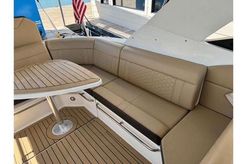 Sea Ray 320 Sundancer image