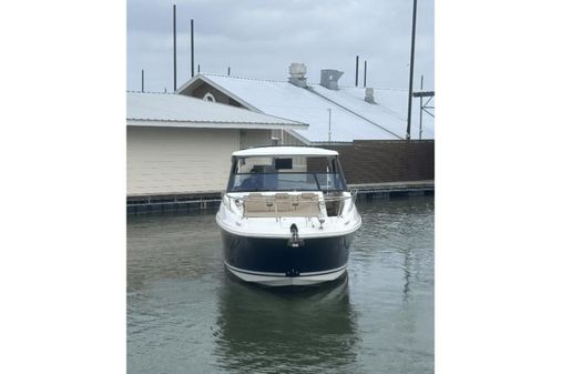 Sea Ray 320 Sundancer image