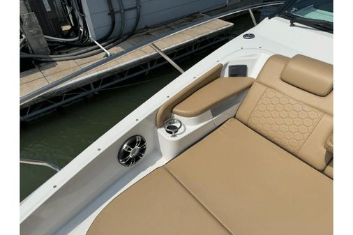 Sea Ray 320 Sundancer image