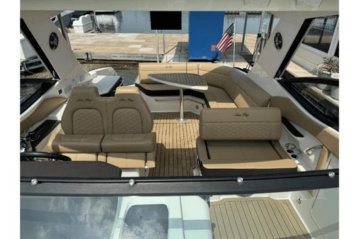 Sea Ray 320 Sundancer image