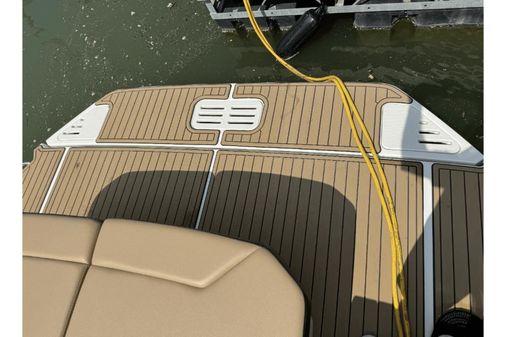 Sea Ray 320 Sundancer image