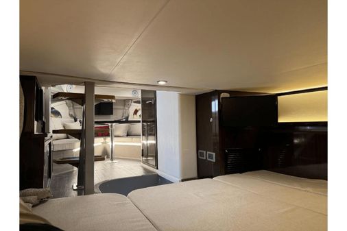 Sea Ray 320 Sundancer image