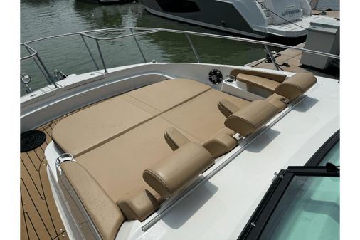 Sea Ray 320 Sundancer image