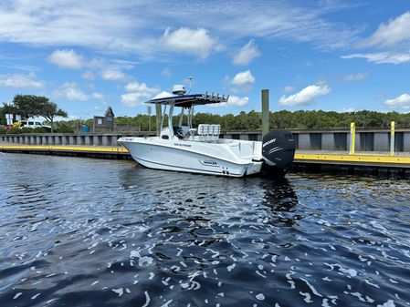 Boston-whaler 220-OUTRAGE image