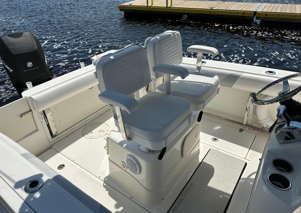 Boston-whaler 220-OUTRAGE image