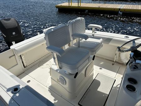 Boston-whaler 220-OUTRAGE image