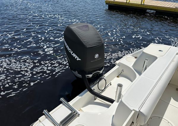 Boston-whaler 220-OUTRAGE image