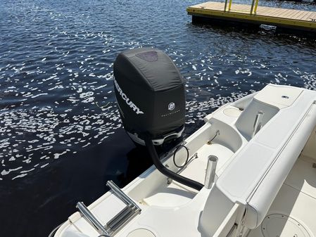 Boston-whaler 220-OUTRAGE image