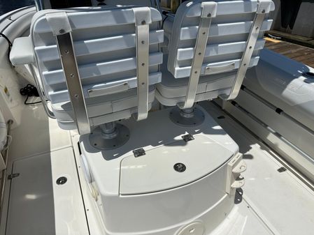 Boston-whaler 220-OUTRAGE image