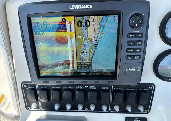 Boston-whaler 220-OUTRAGE image