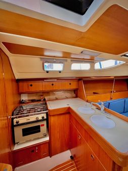 Beneteau Oceanis 350 image