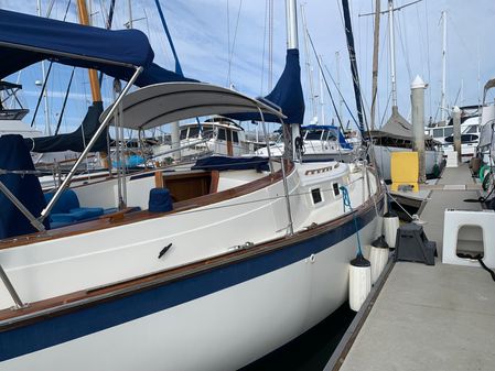 Endeavour 37 Sloop image