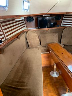 Endeavour 37 Sloop image