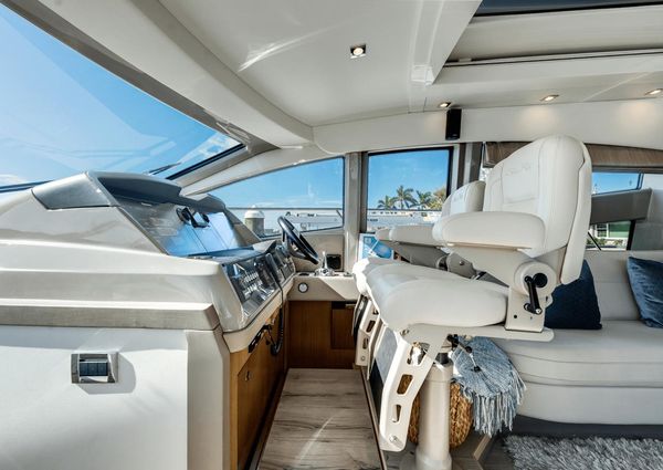 Sea Ray L550 image