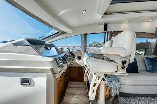 Sea Ray L550 image