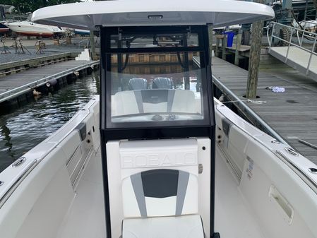 Robalo R270 image