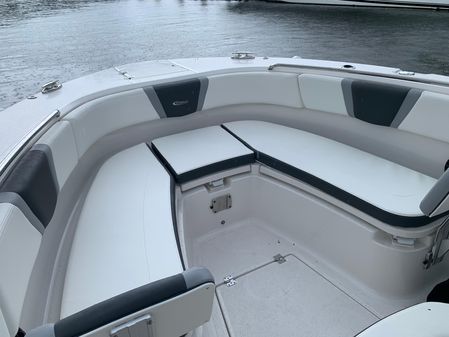 Robalo R270 image