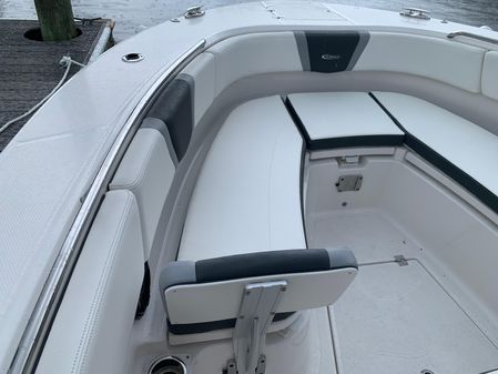 Robalo R270 image