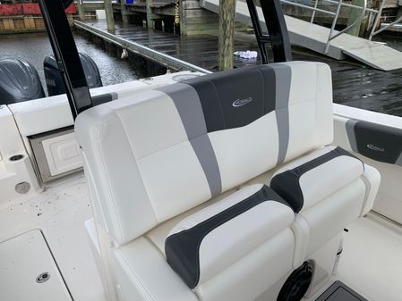 Robalo R270 image