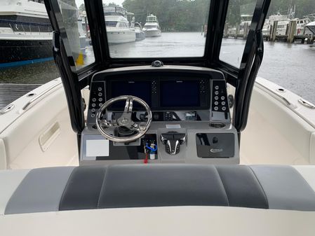 Robalo R270 image