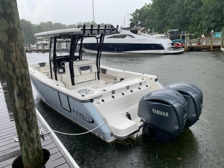 Robalo R270 image