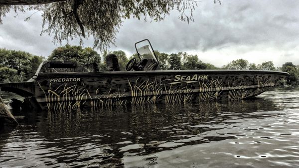 SeaArk Predator 200 FS