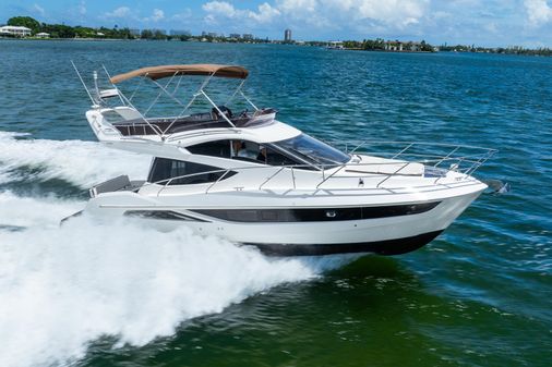 Galeon 380 Fly image