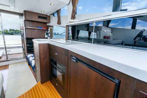 Galeon 380 Fly image