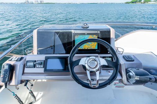 Galeon 380 Fly image